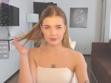 adrianawow1 live cams all day