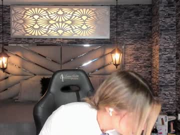 emilyyhendrix live cams all day