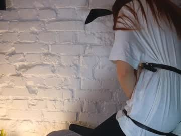 lili__baulenger_ live cams all day