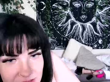 urgothgurl live cams all day