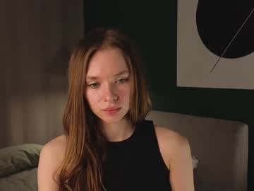 elenegilbertson live cams all day