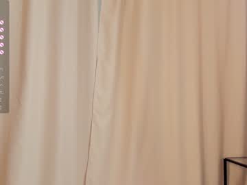 petite_amely live cams all day