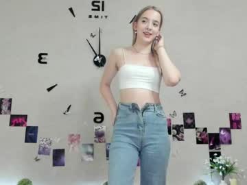 the_scarlet_flower_ live cams all day