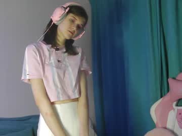 white_lucy live cams all day