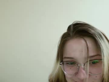 liya_still live cams all day