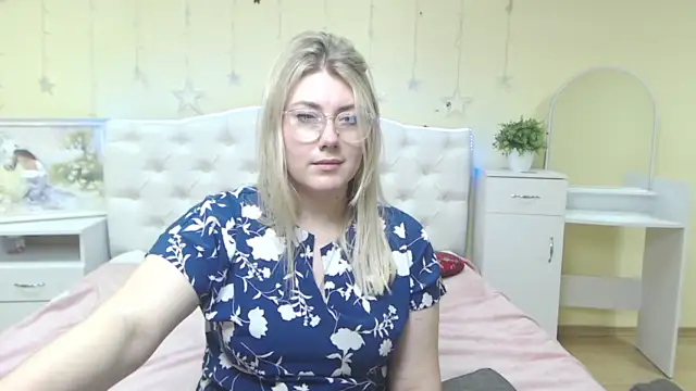 Stripchat sex cam SofiaLuxx